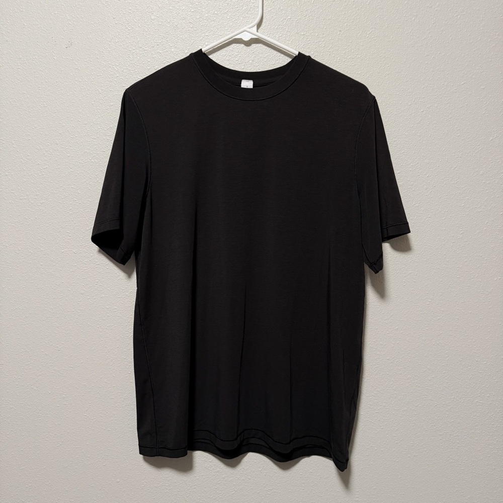 NWOT Lululemon Black Tee